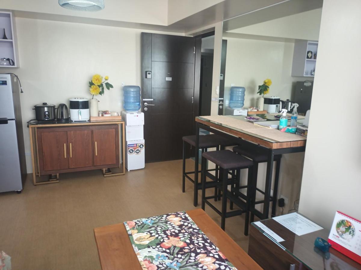 Nice Corner Ayala 1 Bedroom Condo At Heart Of Davao City With Hi Speed Wi Fi Internet Bagian luar foto