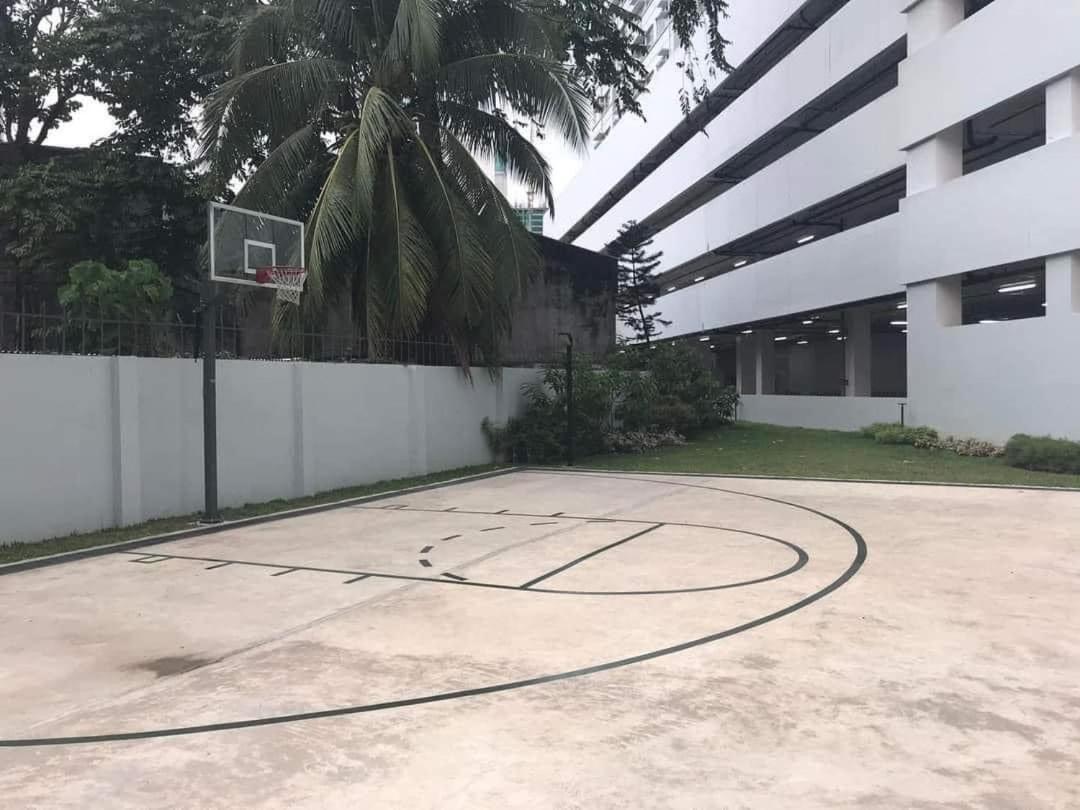 Nice Corner Ayala 1 Bedroom Condo At Heart Of Davao City With Hi Speed Wi Fi Internet Bagian luar foto