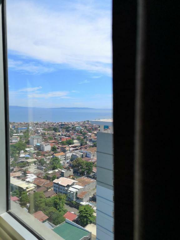 Nice Corner Ayala 1 Bedroom Condo At Heart Of Davao City With Hi Speed Wi Fi Internet Bagian luar foto